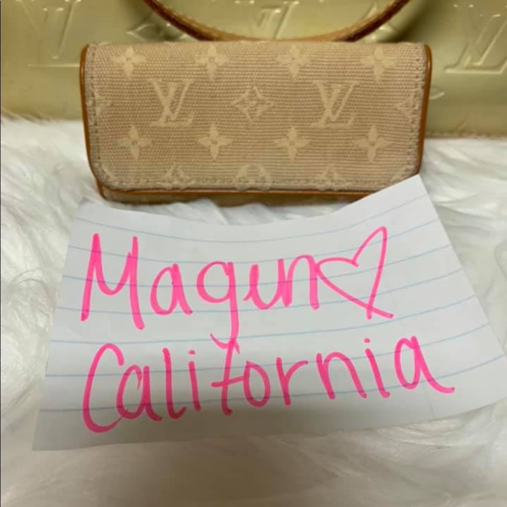 Louis Vuitton 4 key Holder